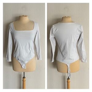 ❤️$10 Free People bodysuit